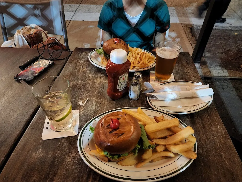Classic Burger with Steak Fries